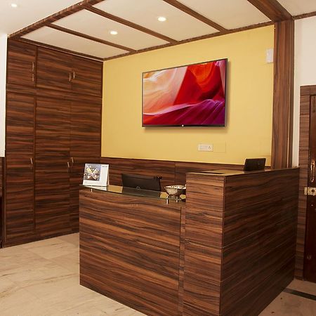 כלכותה Om Sai Villa Guesthouse מראה חיצוני תמונה