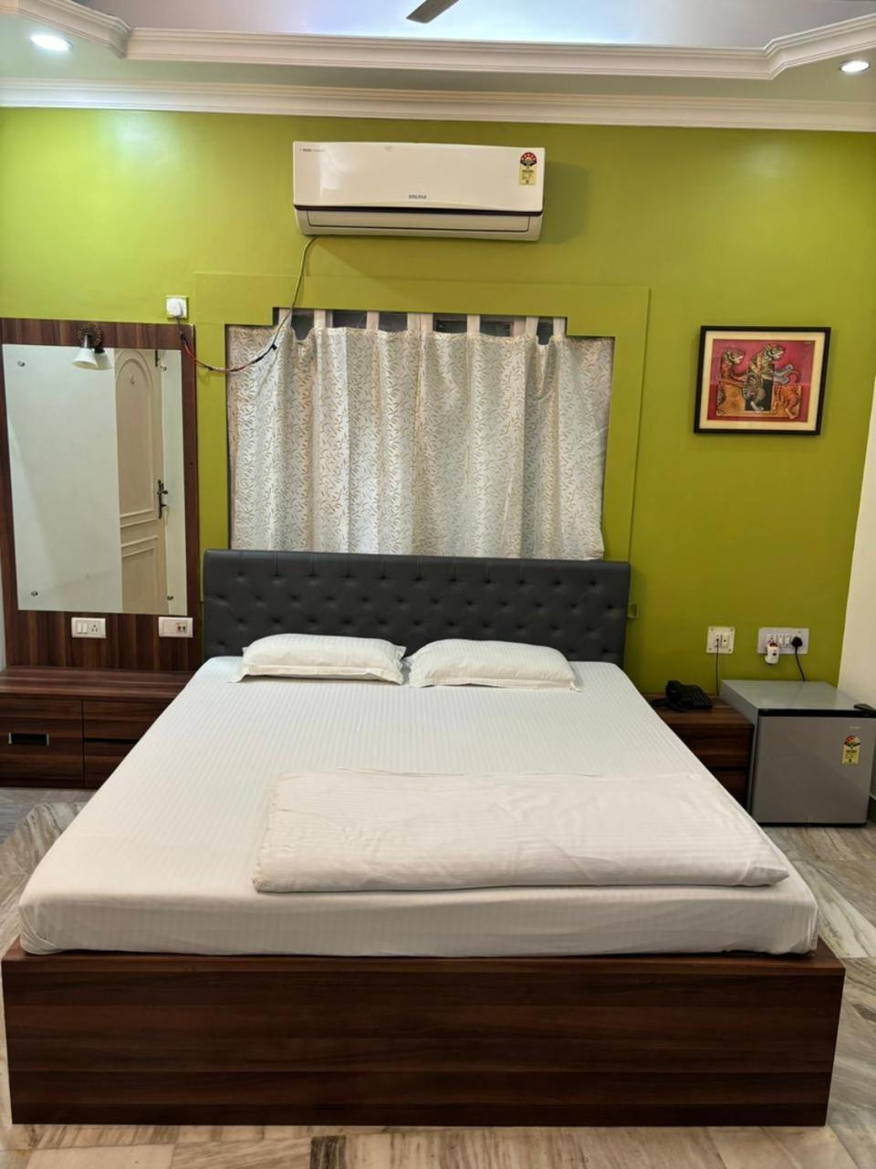 כלכותה Om Sai Villa Guesthouse מראה חיצוני תמונה