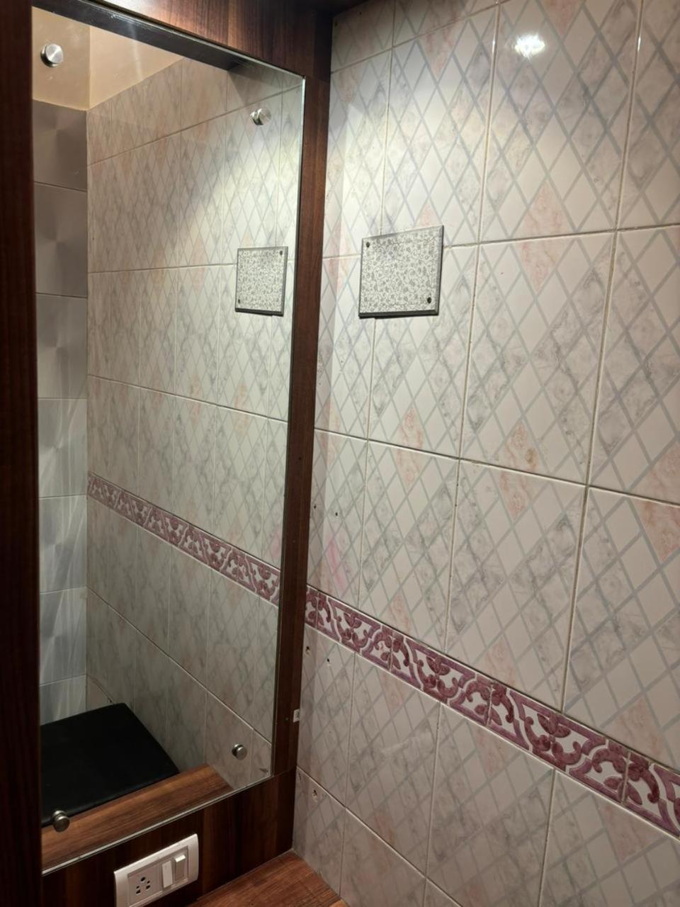 כלכותה Om Sai Villa Guesthouse מראה חיצוני תמונה