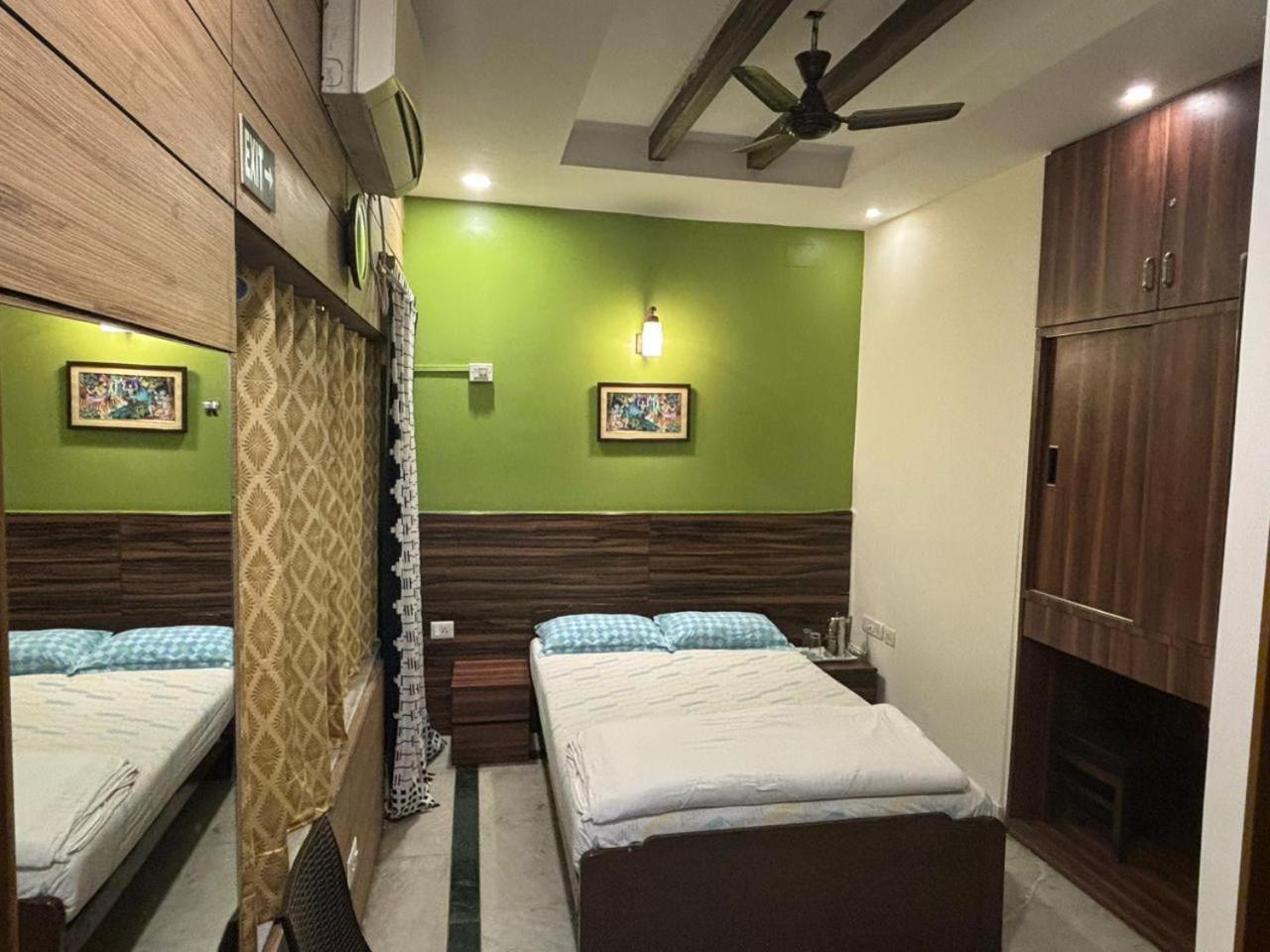 כלכותה Om Sai Villa Guesthouse מראה חיצוני תמונה
