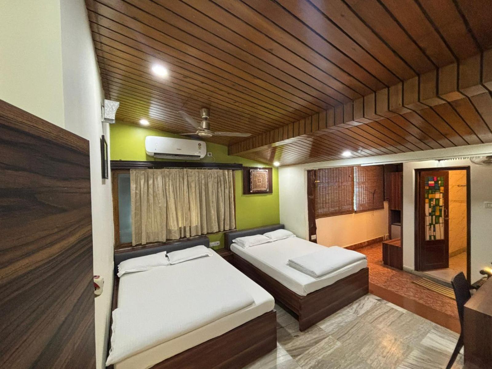 כלכותה Om Sai Villa Guesthouse מראה חיצוני תמונה