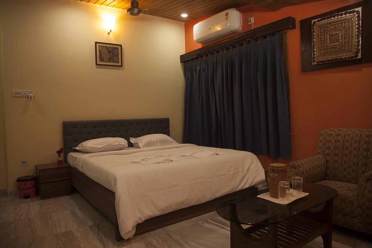 כלכותה Om Sai Villa Guesthouse מראה חיצוני תמונה