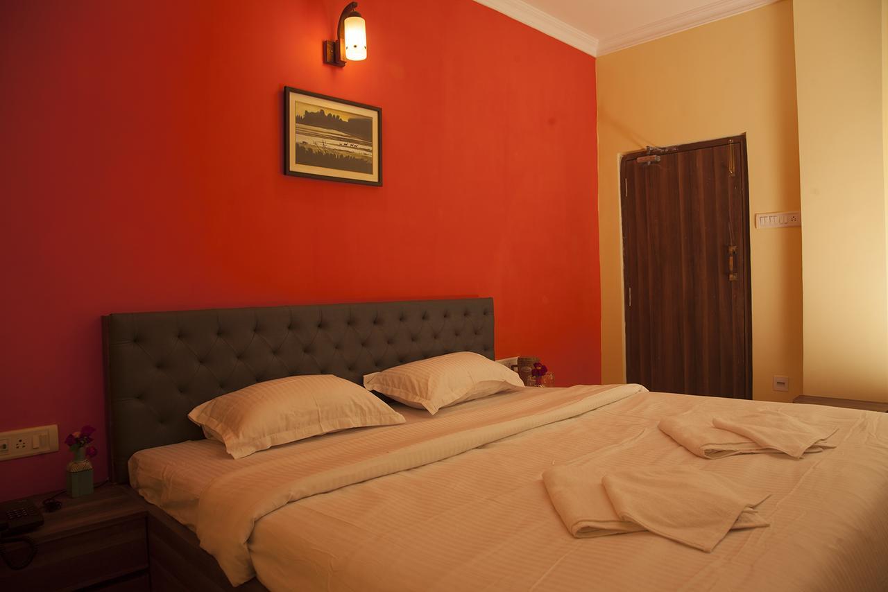 כלכותה Om Sai Villa Guesthouse מראה חיצוני תמונה
