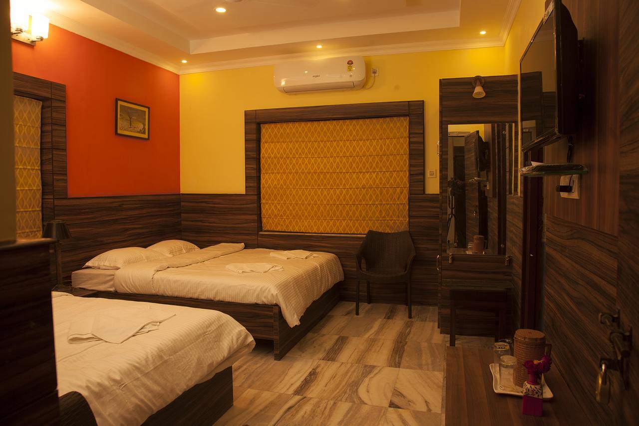 כלכותה Om Sai Villa Guesthouse מראה חיצוני תמונה