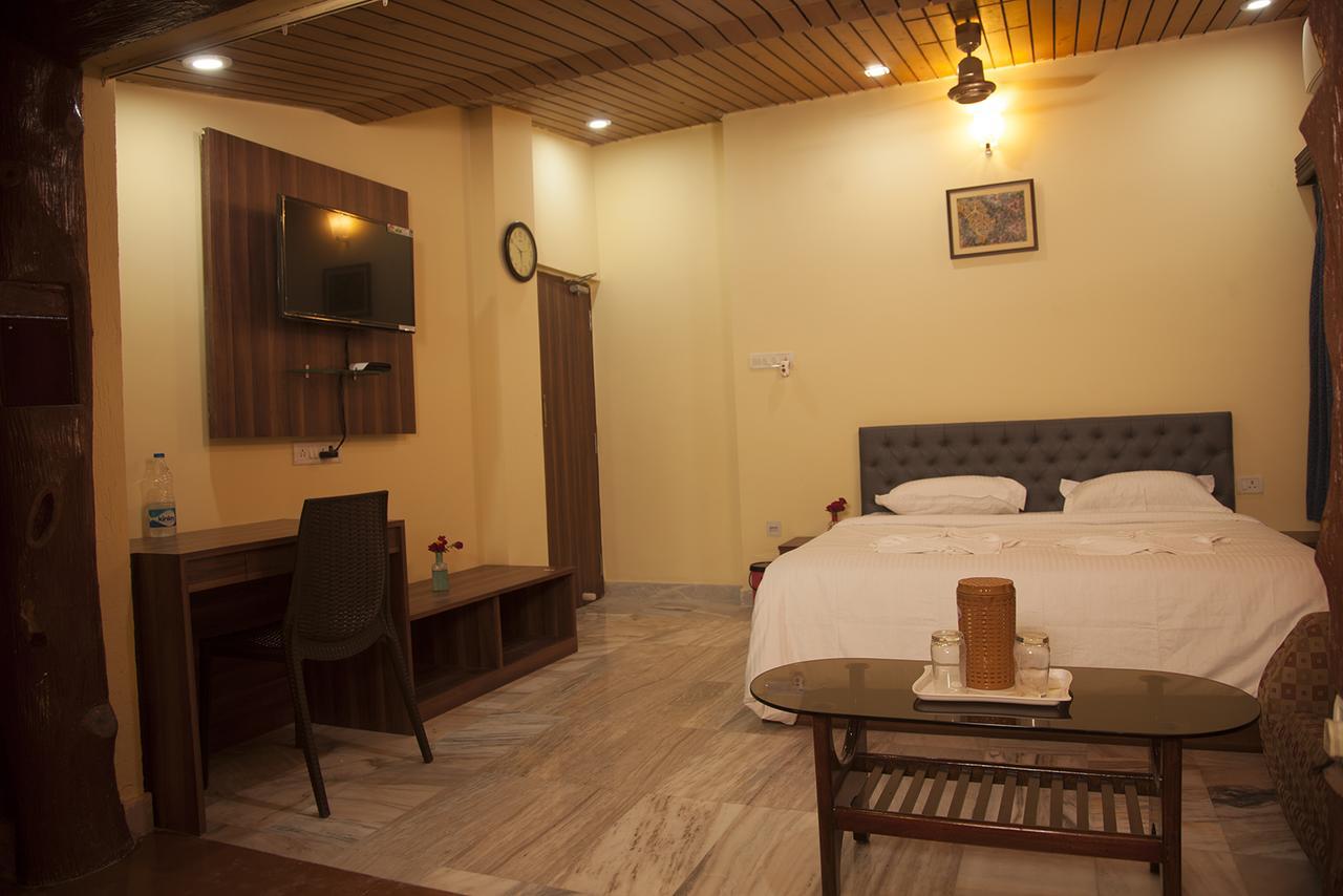 כלכותה Om Sai Villa Guesthouse מראה חיצוני תמונה