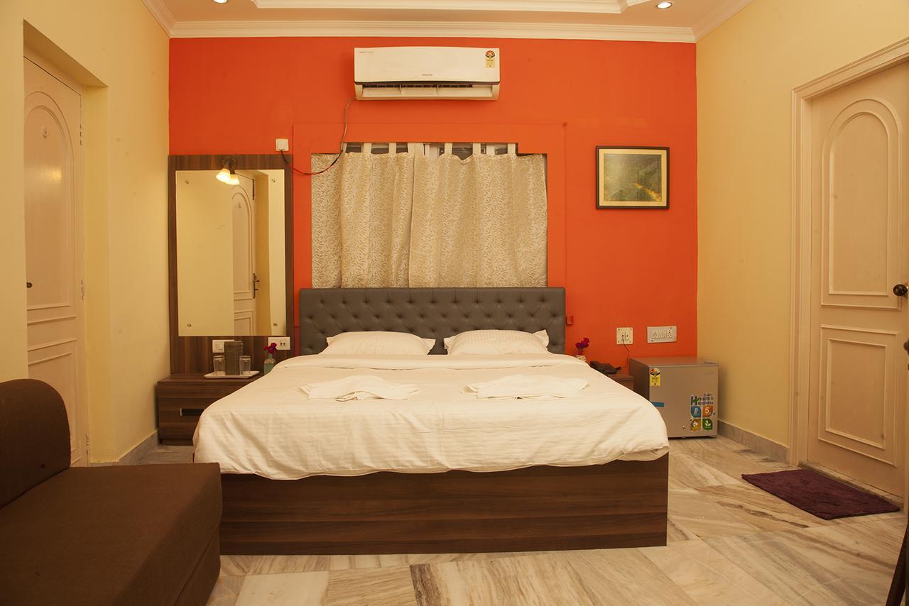 כלכותה Om Sai Villa Guesthouse מראה חיצוני תמונה