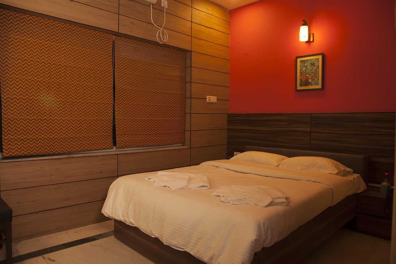 כלכותה Om Sai Villa Guesthouse מראה חיצוני תמונה