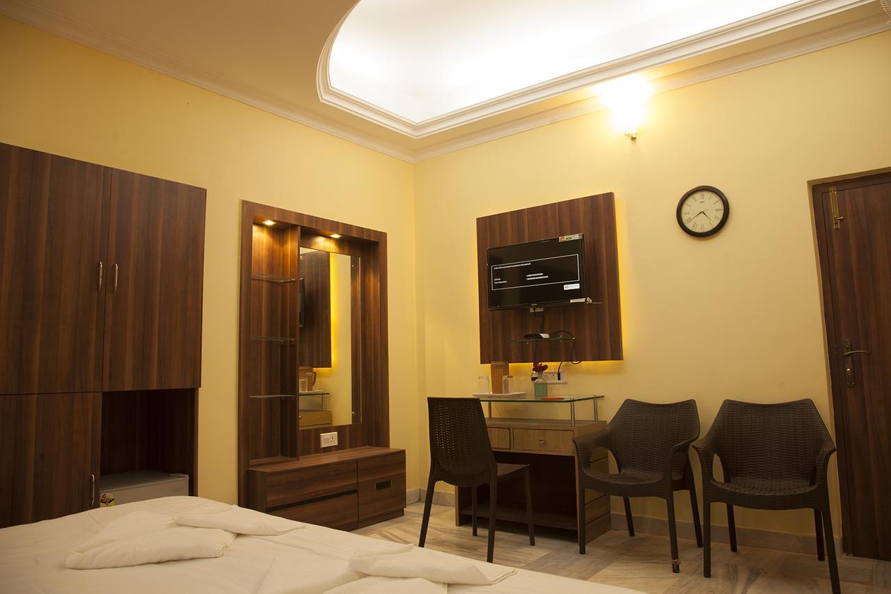 כלכותה Om Sai Villa Guesthouse מראה חיצוני תמונה